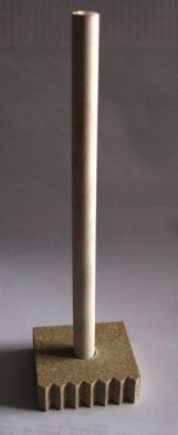 P200 Varioständer H20cm aus Schamotte-Formstein mit Keramikrohr  70x70x20mm Aufnahmeloch 15 mm Kugelbrennständer